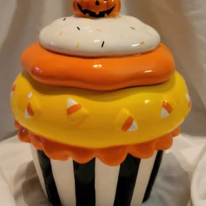 Rare Vintage Halloween Cupcake Cookie Jar