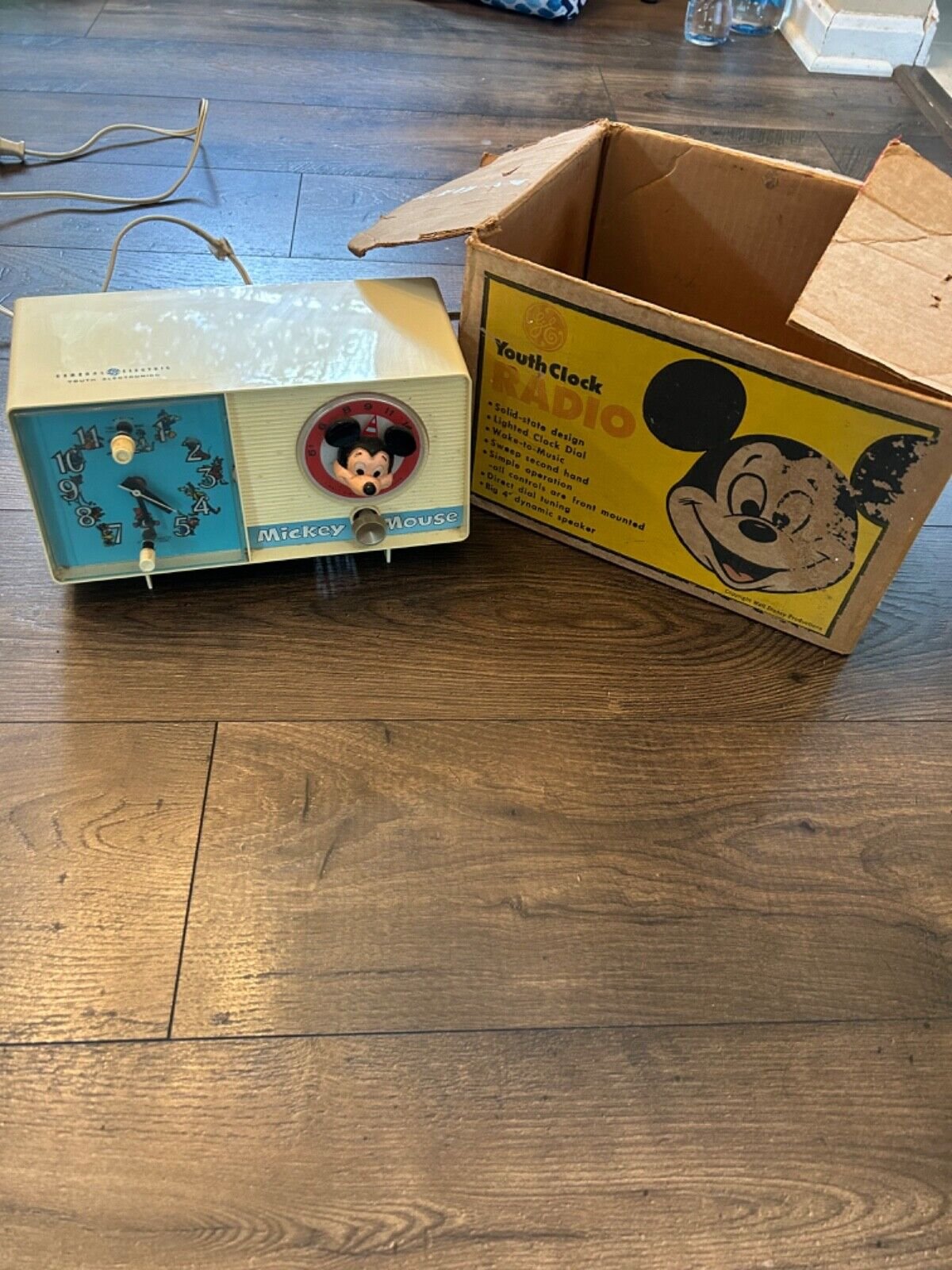 Vintage Disney Mickey Mouse GE Youth Electronics AM Clock Radio Tested With Box
