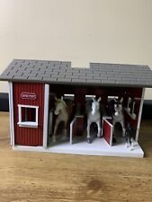breyer-stablemates-barn