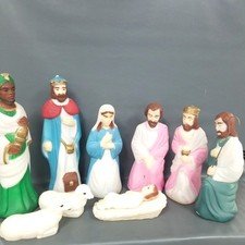 vintage-blow-mold-nativity-set