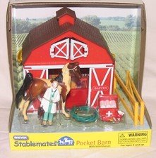 Breyer stablemate horse pocket barn vet set 2005 pinto saddlebred YELLOWED