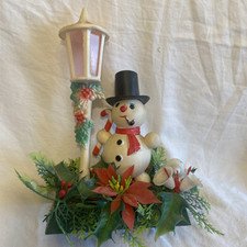 Plastic snowman street lamp Kitchy Christmas Decoration Holly 10.5” Tall Vintage