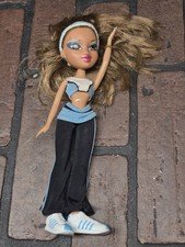 MGA 2001 Bratz Yasmin Doll Play Sportz Fitness Fashion Retired