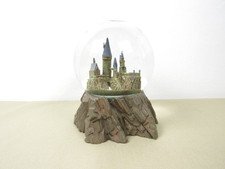 Universal Studios Harry Potter Hogwarts Castle Resin Snow Water Globe Rare 2017