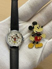 Vintage Bradley Mickey Mouse Hand-Wind Watch Swiss Made Men’s Collectible 26mm
