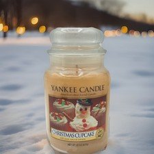 Yankee Candle Christmas Cupcake 22oz New Deerfield Label Retired
