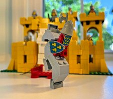 LEGO 6075-2 Classic Castle (Set 100% Complete, Missing Minifigures!!!)