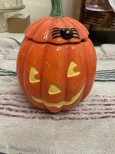 Hallmark Halloween Pumpkin Cookie Jar with Spider Lid