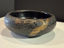 Japanese TOKANABE Black Pottery 3-Footed Bowl Raised Design Circa 1930's