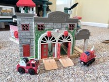 Thomas Wooden Railway Sodor Fire Station Train Set - Light And Sound (w/ Truck!)