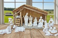 Vintage 12 Piece Fine Porcelain Nativity Set Complete With Moss Covered Stable
