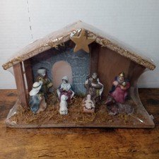 8 Piece Nativity Set W/Wooden Stable Porcelain China Sealed