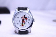 Bradley Mickey Mouse Disney 1970s Vintage Wind-Up Watch Swiss Made Red hands