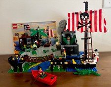 Lego Pirates 6281 Pirates Perilous Pitfall- Minifigs, Manual, and Red Trap Door