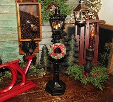 Prim Santa Lamp Post Christmas Lantern 15" Resin Street LED Light w/ Wreath ASIS