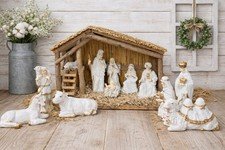 Vintage 12 Piece Fine Porcelain Nativity Set Complete With Moss Covered Stable