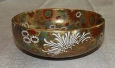 ANTIQUE JAPANESE SATSUMA POTTERY "1000 FLOWERS" GILT & ENAMELED BOWL, SIGNED
