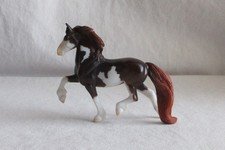 Breyer Stablemates # 59197 Friesian Liver Chestnut Pinto - Little Red Barn Set