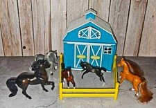Breyer Stablemates Frolicking Foals Pocket Barn with Extra Horses