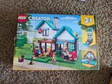 LEGO CREATOR: Cozy House (31139)