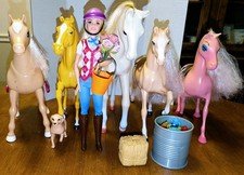Lot Of 5 Barbie Horses With Articulated Rider Barbie & Accessories
