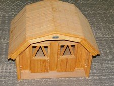 Breyer Deluxe Wooden Barn with Duel Stables Loft Ladder - Read
