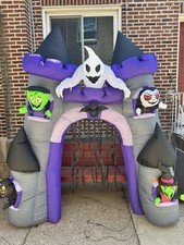 Halloween Gemmy 9-ft x 7.25-ft Lighted Haunted House Halloween Inflatable Tester