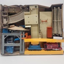 Thomas & Friends 2006 HIT Toy Sodor Lumber Yard Train Set Complete 64011
