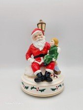 VINTAGE 1970'S CHRISTMAS SANTA CLAUS & CHILD BY LAMP POST SCHMID JAPAN MUSIC BOX