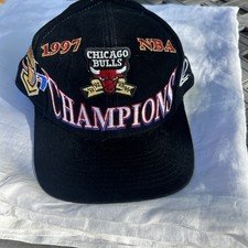 Vintage Chicago Bulls Snapback NBA Locker Room Cap 1997 Champions