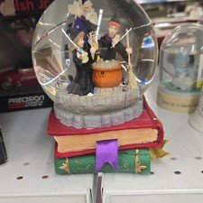 Harry Potter Snow Globe The Figure Inside Is Floating Around Loose