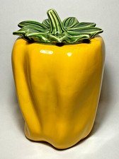 McCoy (LCC) ~ Vintage 1970's YELLOW BELL PEPPER COOKIE JAR (#157) ~ USA