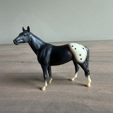 breyer-stablemates-barn