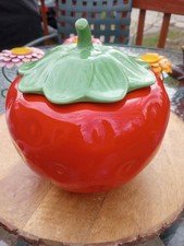VINTAGE 1980s STRAWBERRY COOKIE JAR EXCELLENT CONDITION