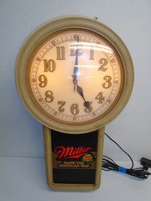 Vintage 1986 MILLER BEER LIGHTED WALL CLOCK w/PULL CORD - Light works. Clock no.