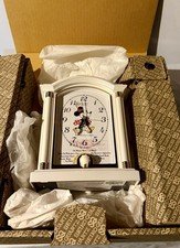 Vintage 1990’s Seiko Quartz Disney Musical Minnie Mouse Alarm Mantle Clock NEW