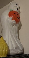 Vintage 33”T Ghost Holding Pumpkin General Foam Halloween Blow Mold Works