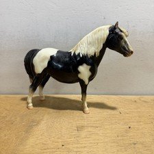 vintage-black-and-white-breyer-horse