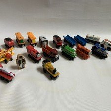 Vintage Thomas The Train Wooden Mixed Lot of 17 Cars / Engines Vtg SEE PHOTOS