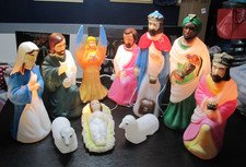 Empire Nativity Set Lot of 10 Christmas Lighted Lit Blow Mold - Vintage - READ