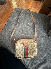vintage-gucci-crossbody-bag