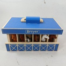 breyer-stablemates-barn