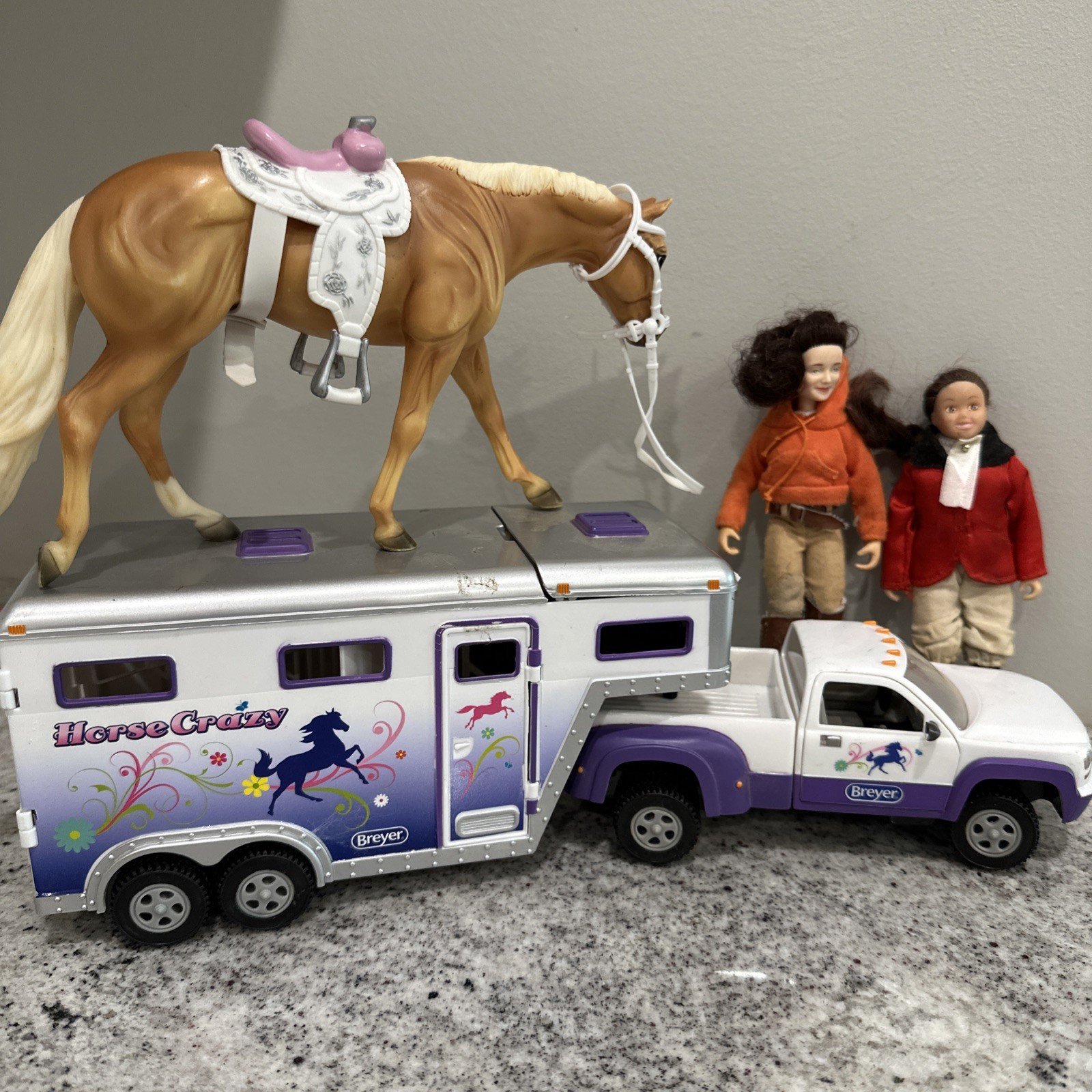 Breyer Stablemate Horse Crazy Purple Truck and Trailer Set W/ 5” Horse & Figures
