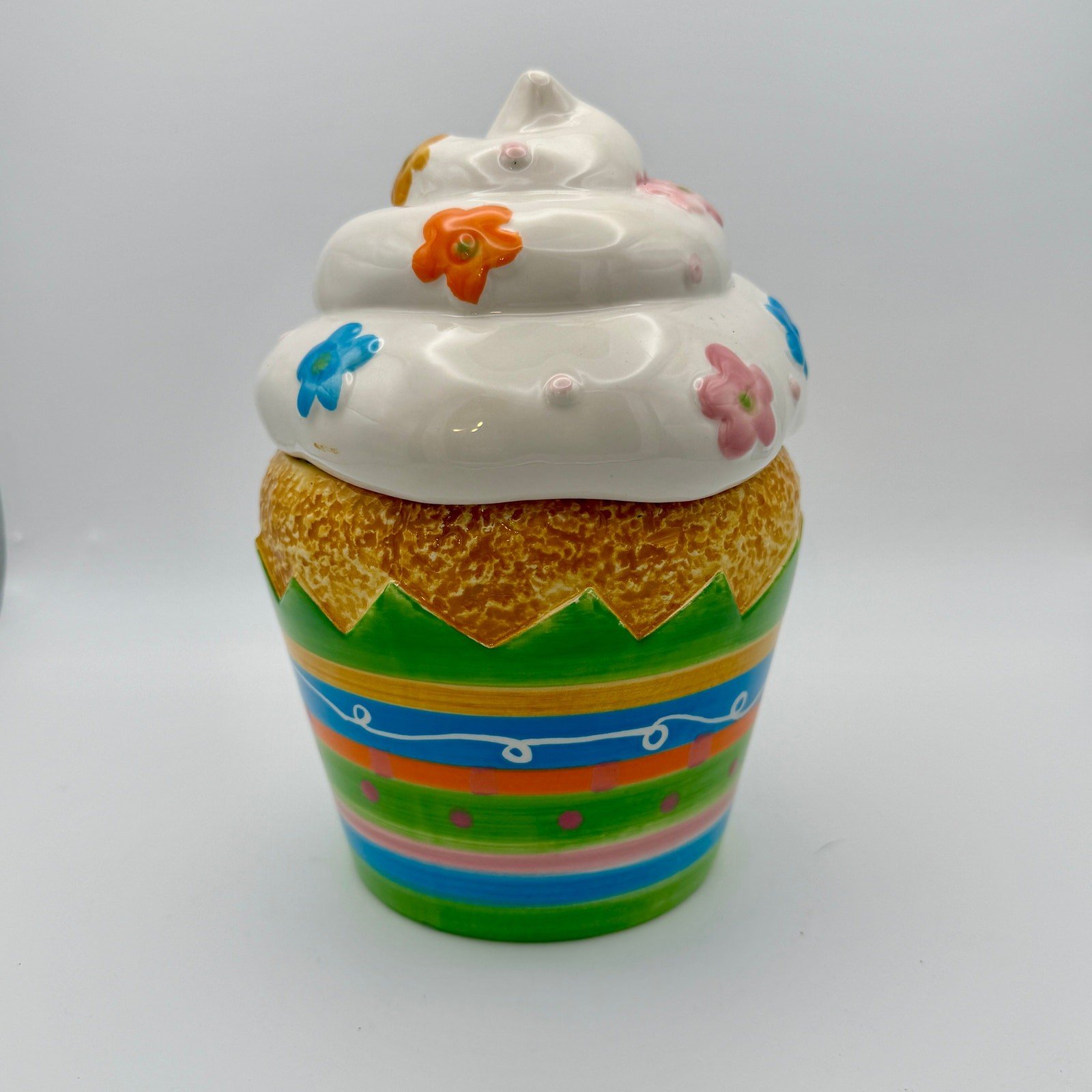 David's Cookies Cupcake Cookie Jar 7" Spring with Flower Sprinkles Ceramic VTG