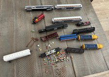 Misc. Bachmann Train Set HO Scale, 3 Locomotives, Trailers, Caboose And People