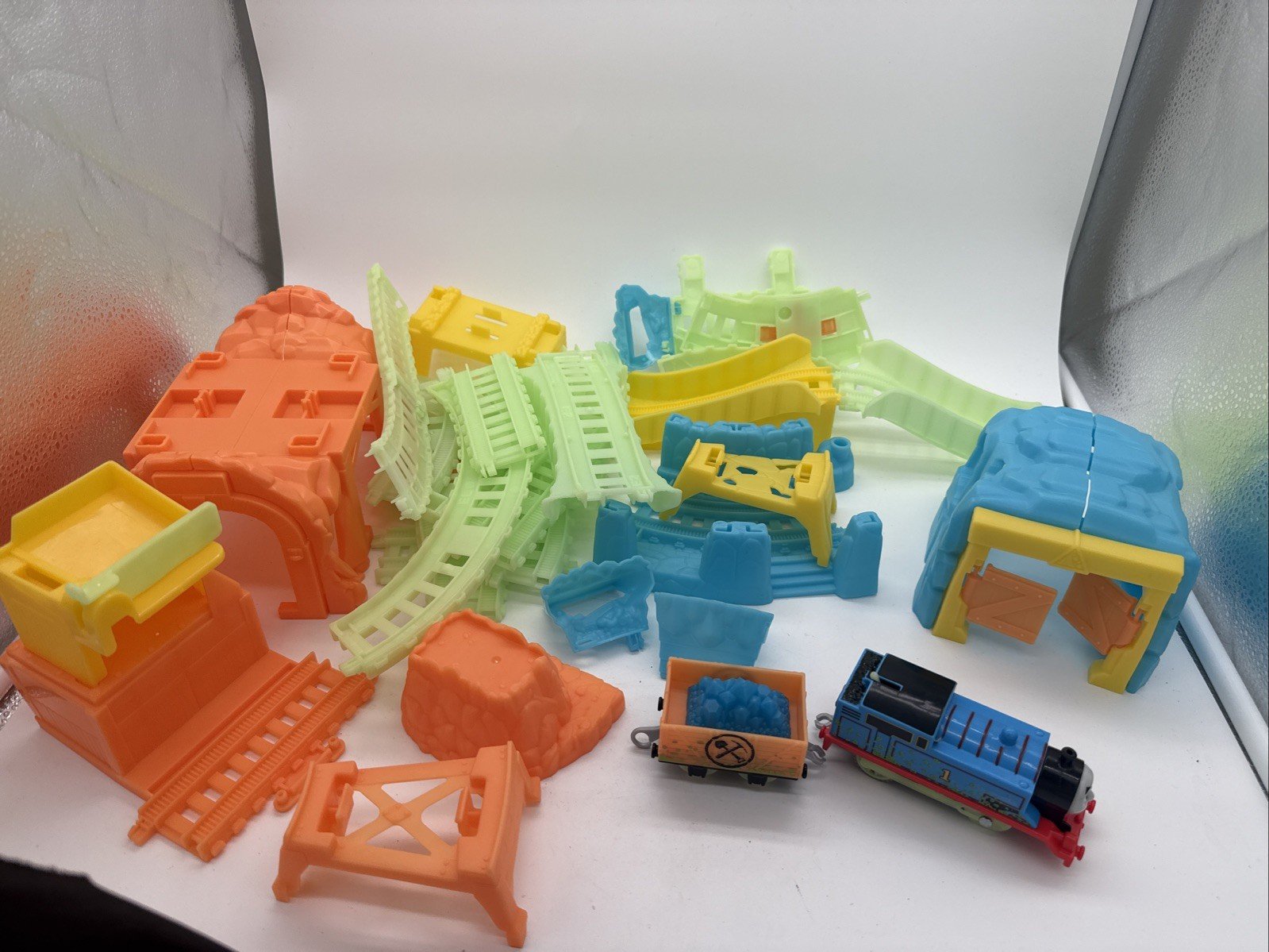 Thomas Train Set Trackmaster Glowing Mine Glow In The Dark Replacement Pieces