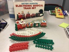christmas-train-set-musical