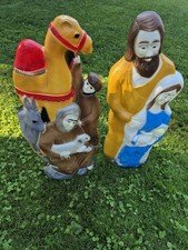 VINTAGE DON FEATHERSTONE BLOW MOLD NATIVITY SET