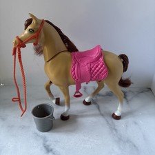 Barbie Hugs N Horses Palomino with Saddle Bridle & Feed Bucket - 10 Inch Tall
