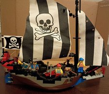LEGO System 6268 Pirates: Renegade Runner - 99% Complete - See Description